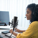 Geekria for Creators USB to XLR Female Microphone Cable 10 ft / 3 M, Compatible with FIFINE K688, AmpliGame AM8, Shure MV7, Samson Technologies Q2U, Rode PodMic, Balanced Mic Cord (Black)